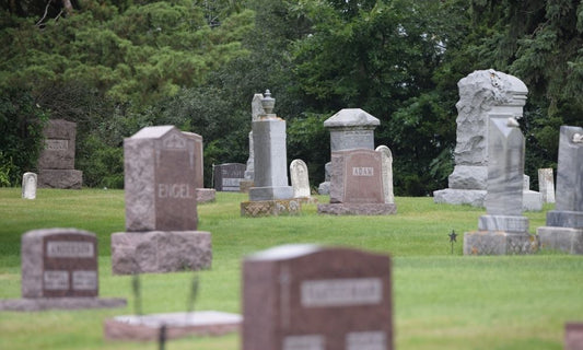 Understanding the Differences Between Types of Headstones