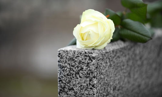 The Different Types of Photos To Place on a Grave
