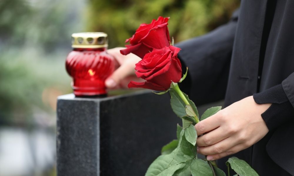 5 Unique Ways To Personalize a Headstone