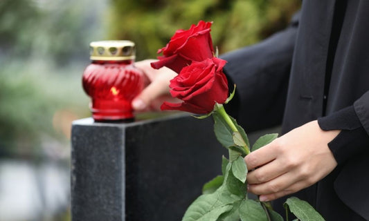 5 Unique Ways To Personalize a Headstone